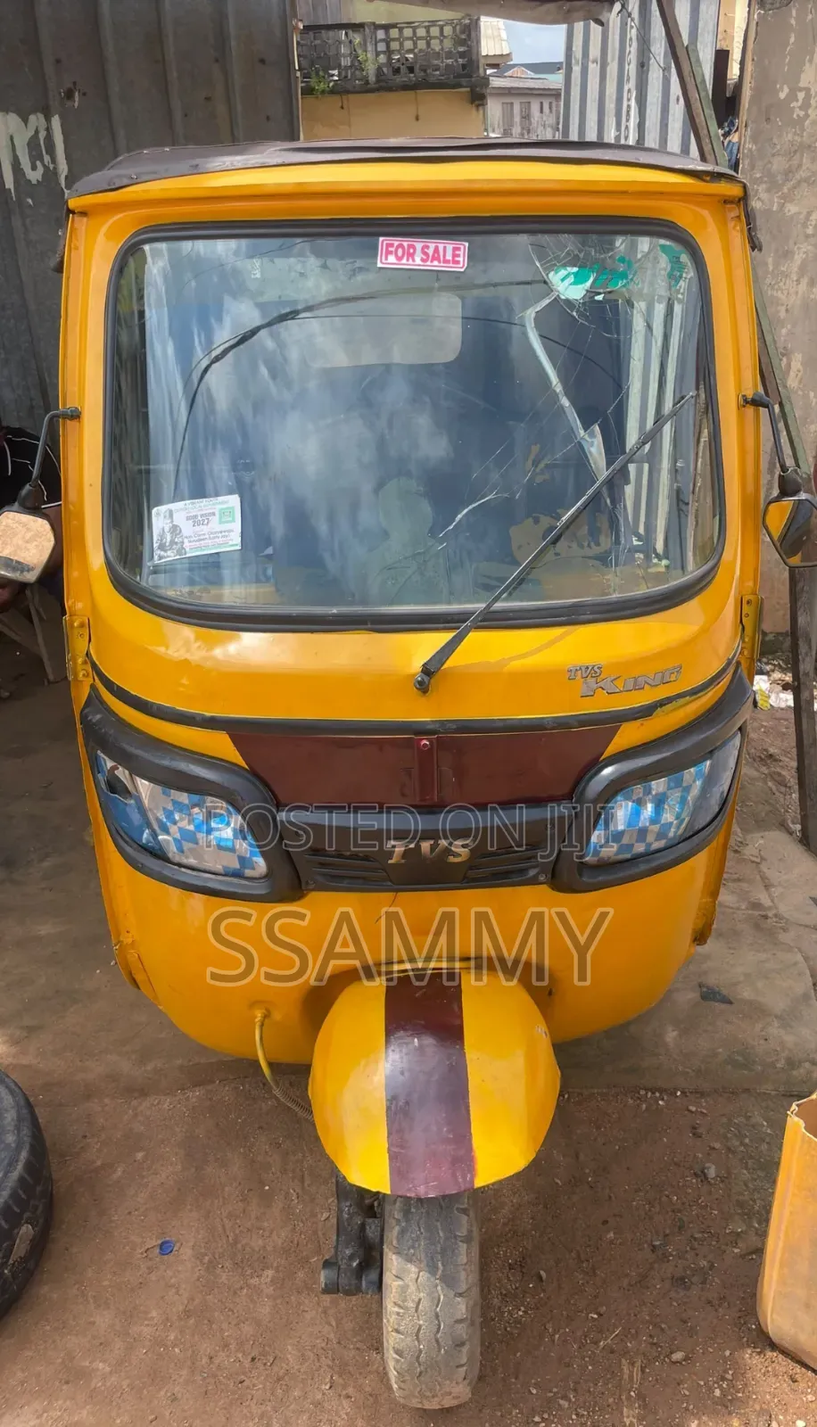 TVS King Cargo 2023 Yellow