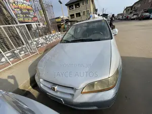 Honda Accord 2002 Silver