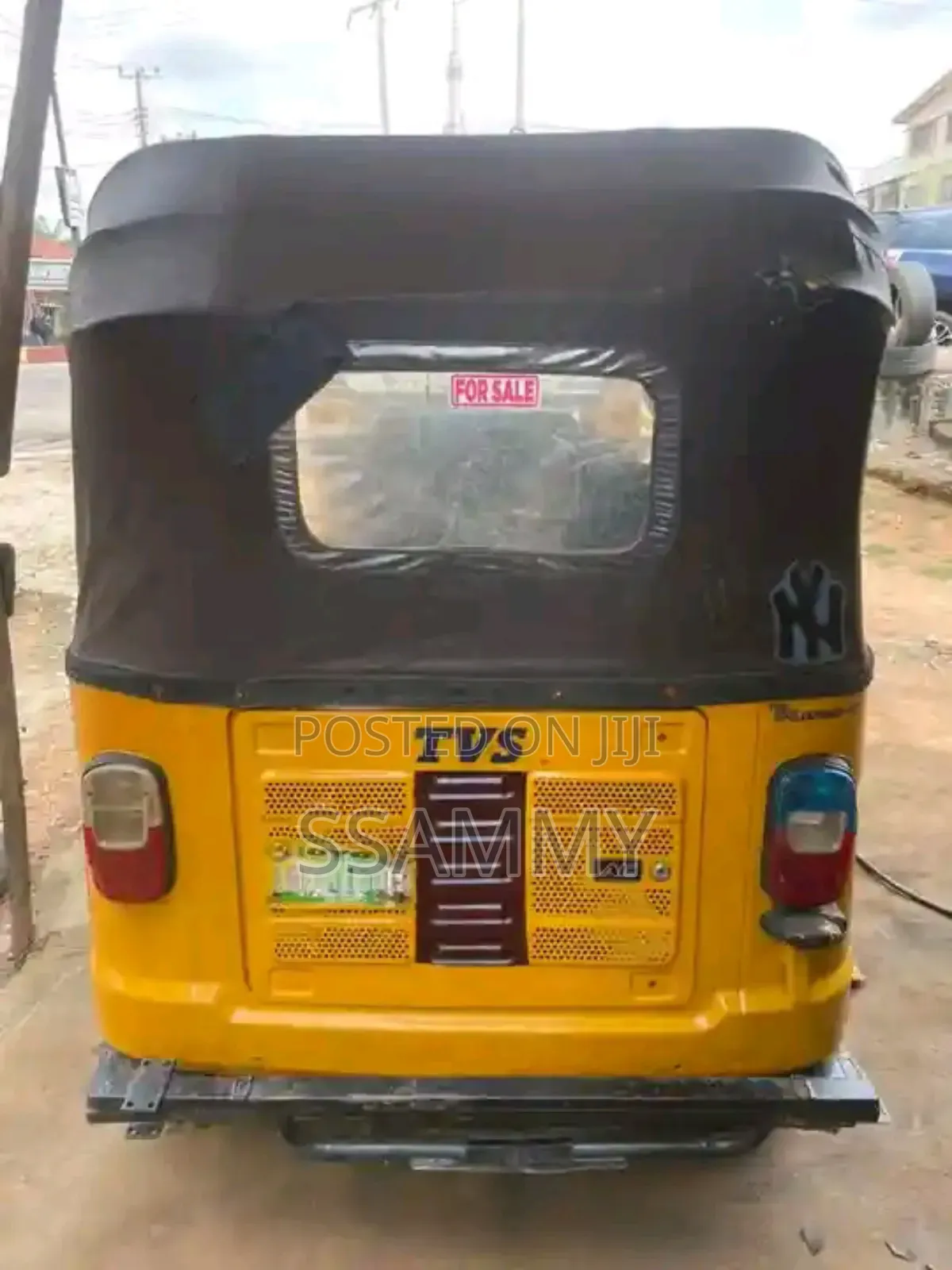 TVS King Cargo 2023 Yellow
