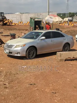 Toyota Camry XLE V6 4dr Sedan (3.5L 6cyl 6A) 2011 Silver