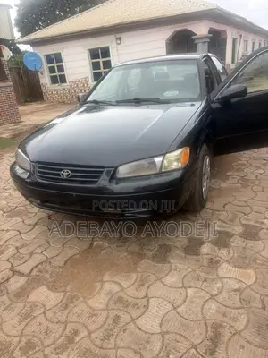 Toyota Camry CE 4dr Sedan (2.2L 4cyl 4A) 2000 Black