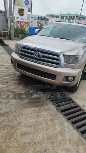 Toyota Sequoia Limited 4dr SUV 4WD (5.7L 8cyl 6A) 2008 Gold