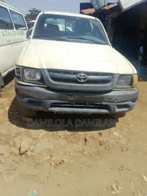 Toyota Hilux 1999 Model
