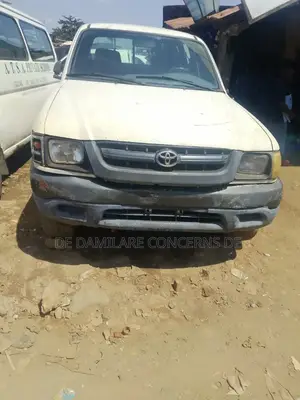 Toyota Hilux 1999 Model