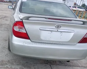 Toyota Camry LE 4dr Sedan (2.4L 4cyl 4A) 2004 Silver