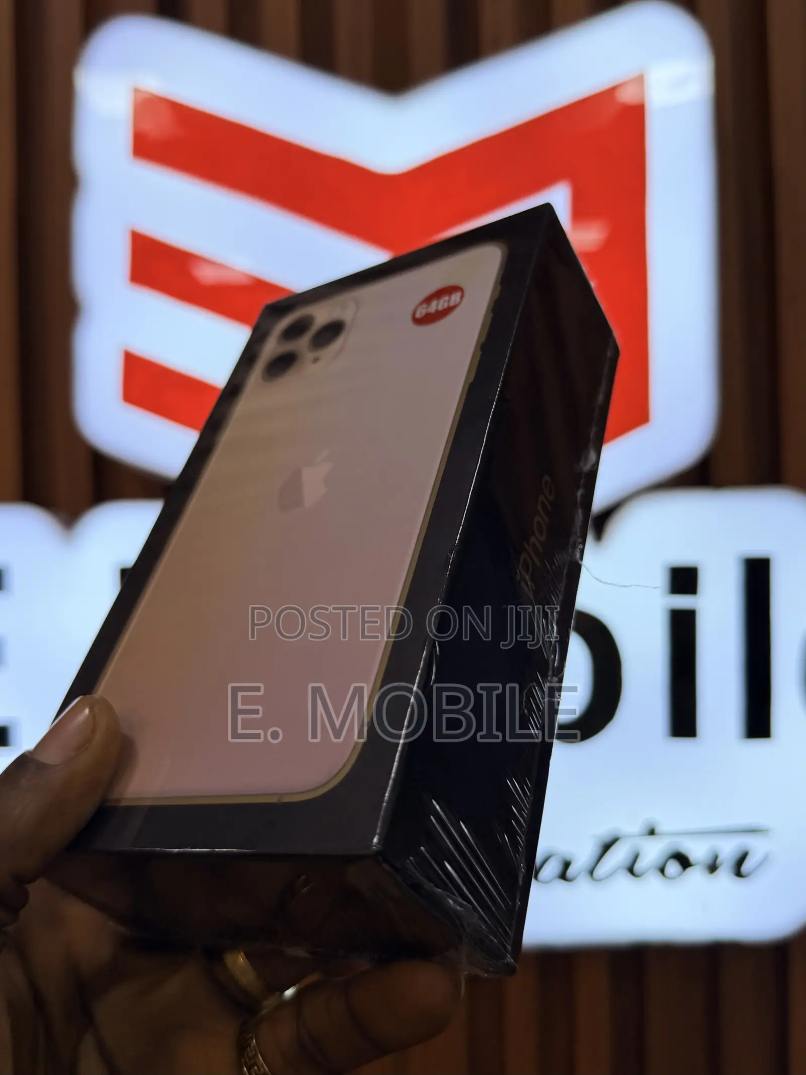 New Apple iPhone 11 Pro Max 64 GB Gold