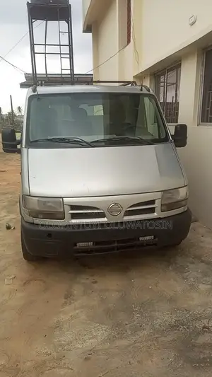 Nissan Caravan (Urvan) 2001 Grey