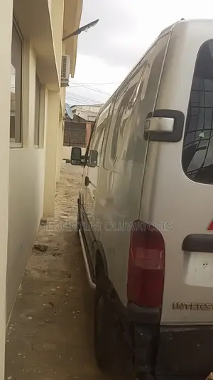 Nissan Caravan (Urvan) 2001 Grey