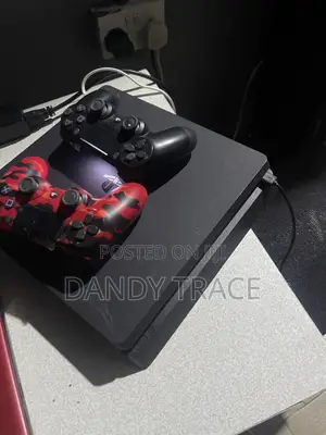 PlayStation 4 (PS4) Console