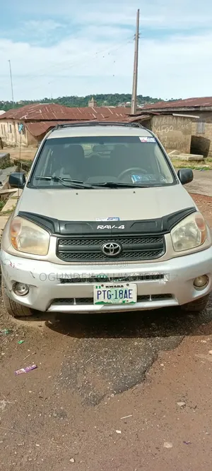 Car 2003 Gold