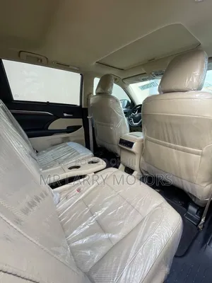 Toyota Highlander Limited 2019 White