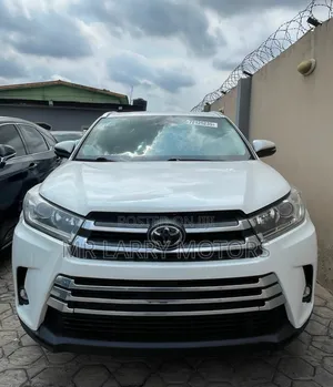 Toyota Highlander Limited 2019 White