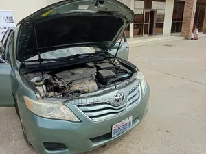 Toyota Camry LE 4dr Sedan (2.5L 4cyl 6AM) 2010 Green