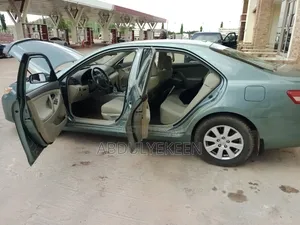 Toyota Camry LE 4dr Sedan (2.5L 4cyl 6AM) 2010 Green
