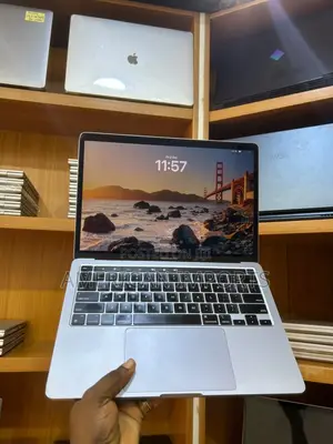 Laptop Apple MacBook Pro 2020 8GB Apple M1 SSD 512GB