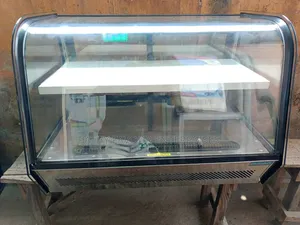 Counter Cake Showcase