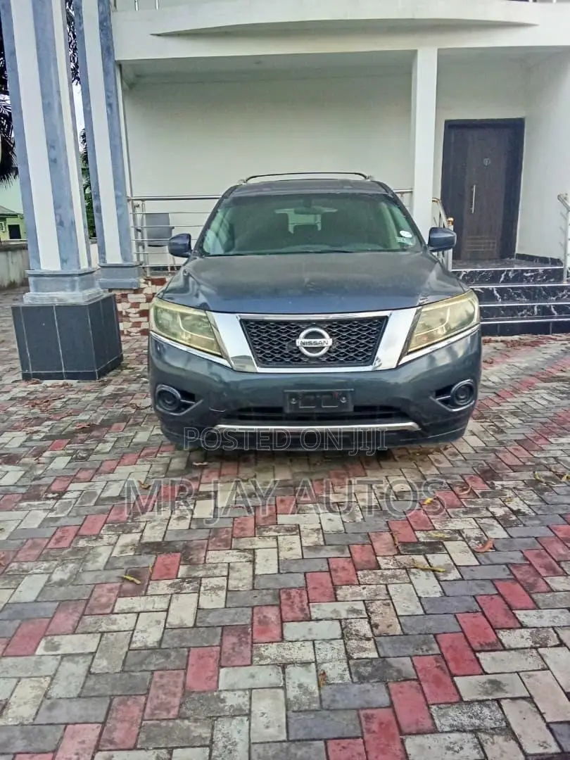 Nissan Pathfinder 2015 Black