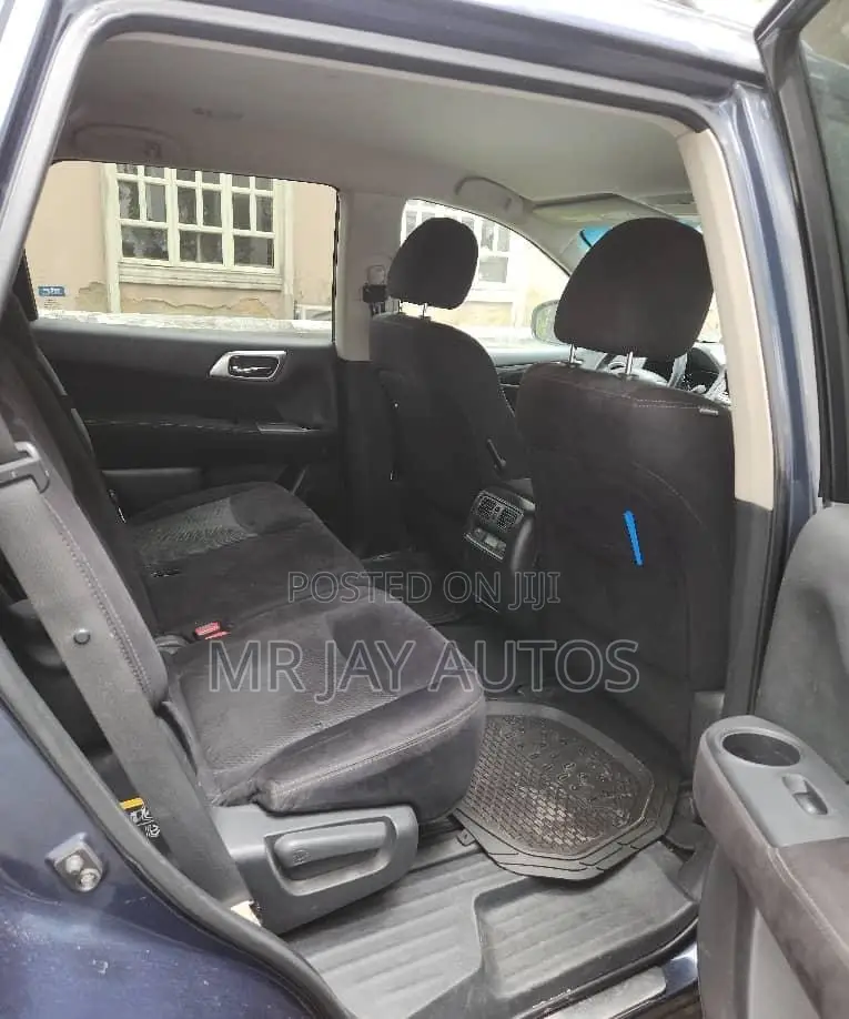 Nissan Pathfinder 2015 Black