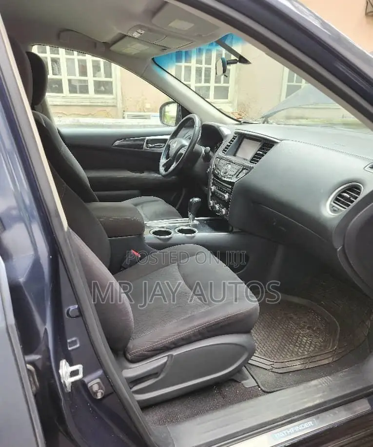 Nissan Pathfinder 2015 Black