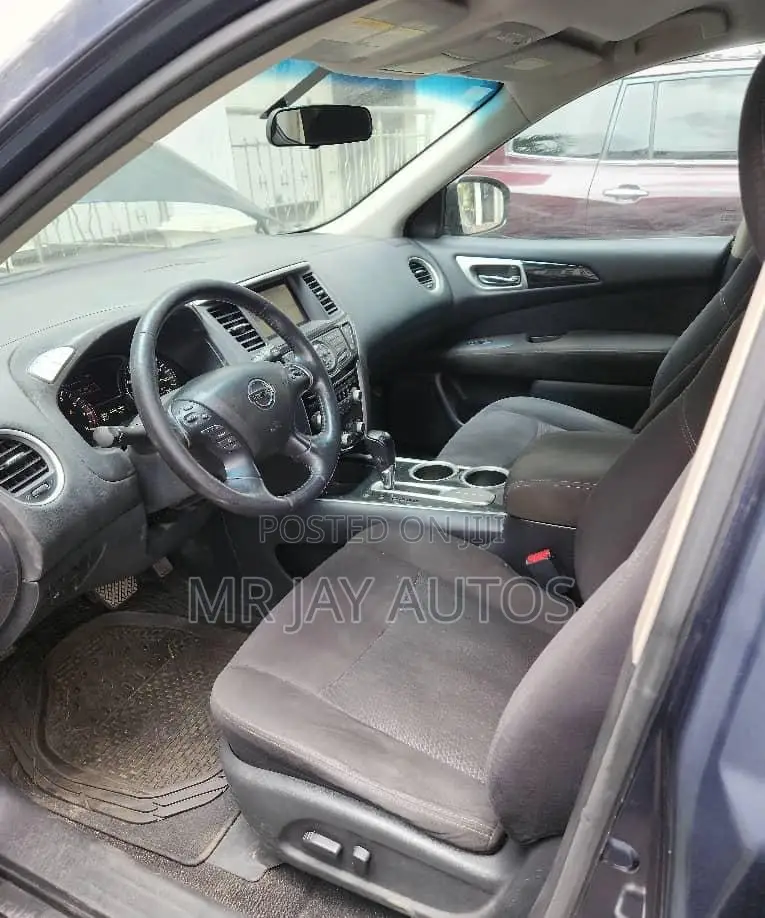 Nissan Pathfinder 2015 Black