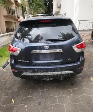Nissan Pathfinder 2015 Black