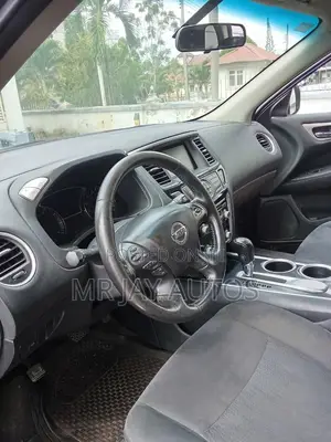 Nissan Pathfinder 2015 Black