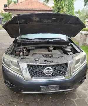 Nissan Pathfinder 2015 Black
