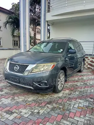Nissan Pathfinder 2015 Black