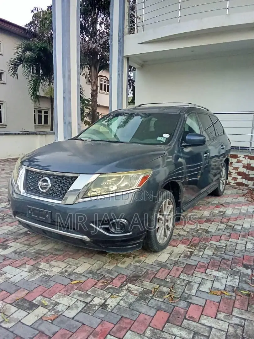 Nissan Pathfinder 2015 Black