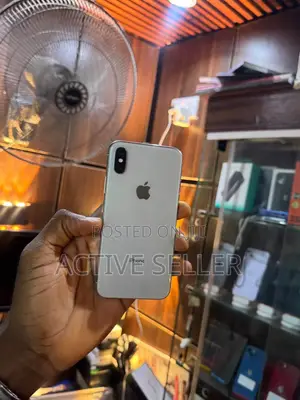 Apple iPhone X 64 GB White