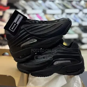 De Almighty blacks.Nike