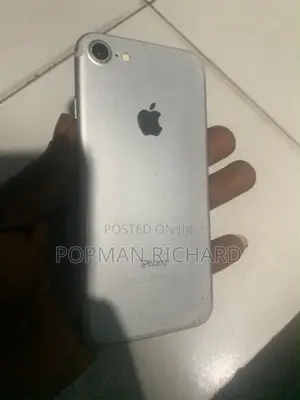 Apple iPhone 7 32 GB Silver