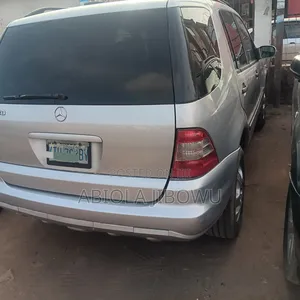 Mercedes-Benz 200 2002 Silver