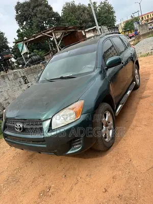 Toyota RAV4 2010 Green