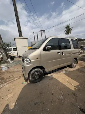 Daihatsu Hijet 2007 Gold