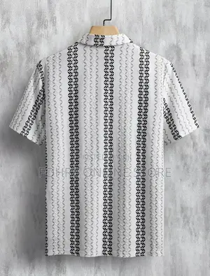 Men’s Patterned Short-Sleeved Polo Shirt