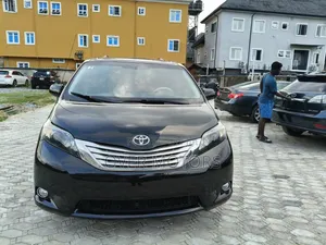 Toyota Sienna 2012 Black