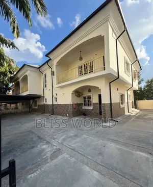 4bdrm Duplex in Utako for sale