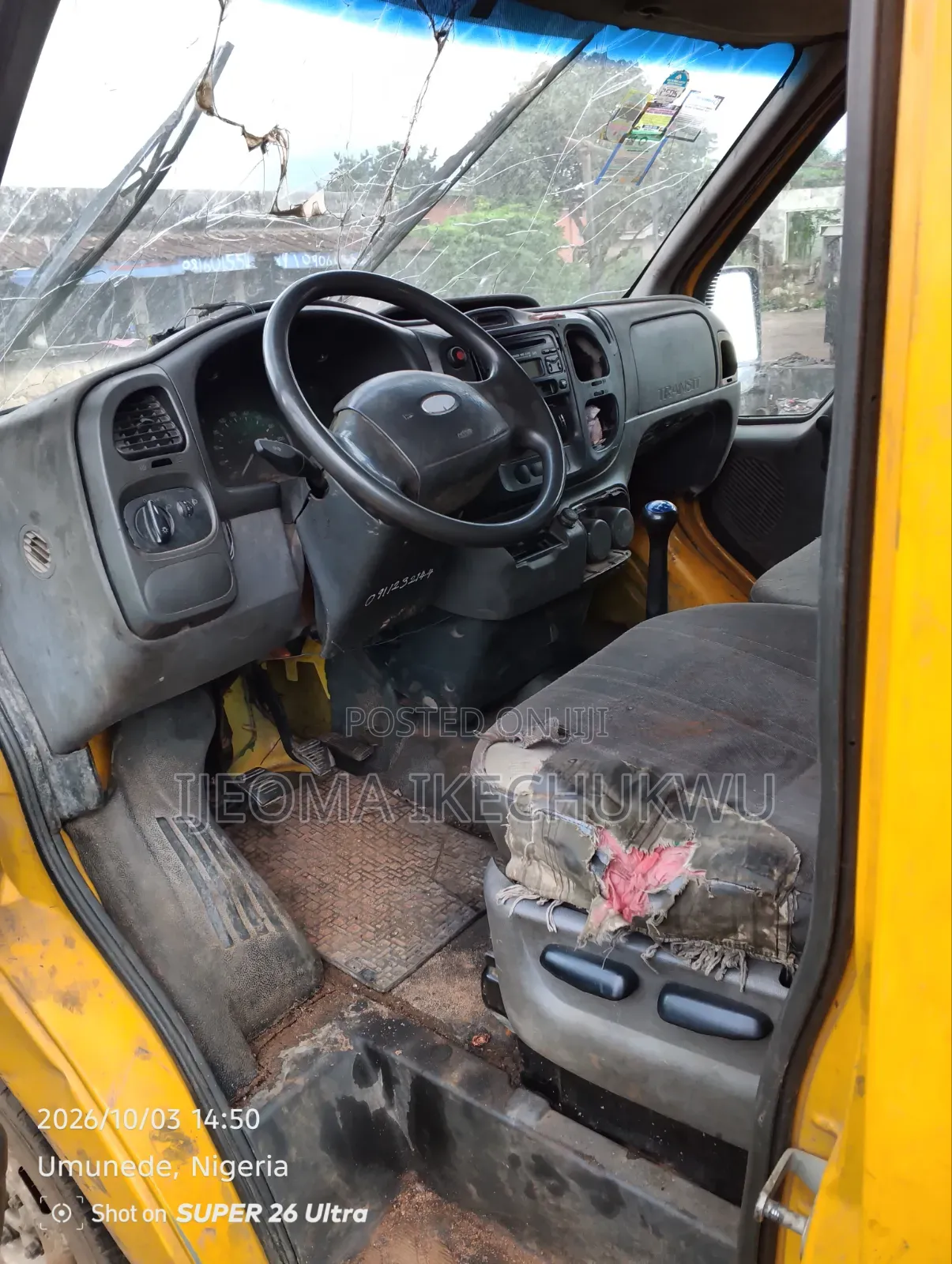 Ford F550 2010 Yellow
