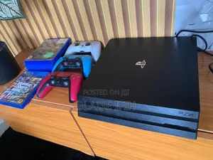 PS4 Pro With 6games and 3pads