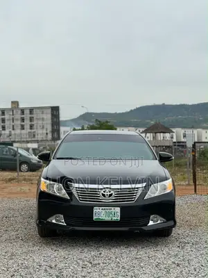 Toyota Camry SE V6 4dr Sedan (3.5L 6cyl 6A) 2013 Black