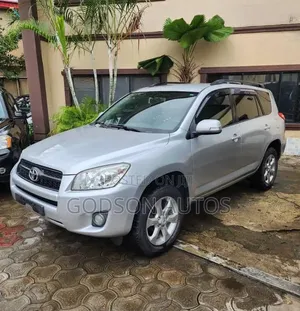 Toyota RAV4 2010 Silver