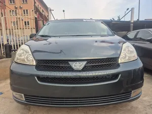 Toyota Sienna LE AWD 2006 Green