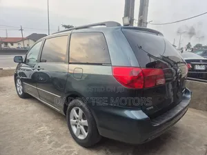 Toyota Sienna LE AWD 2006 Green