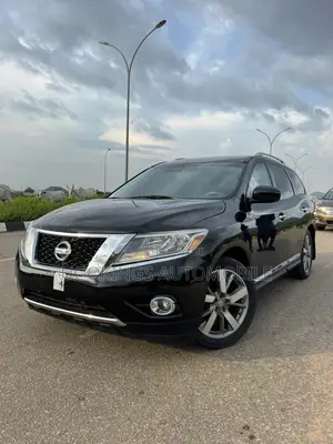 Nissan Pathfinder Platinum 4dr SUV 4WD (3.5L 6cyl CVT) 2015 Gray