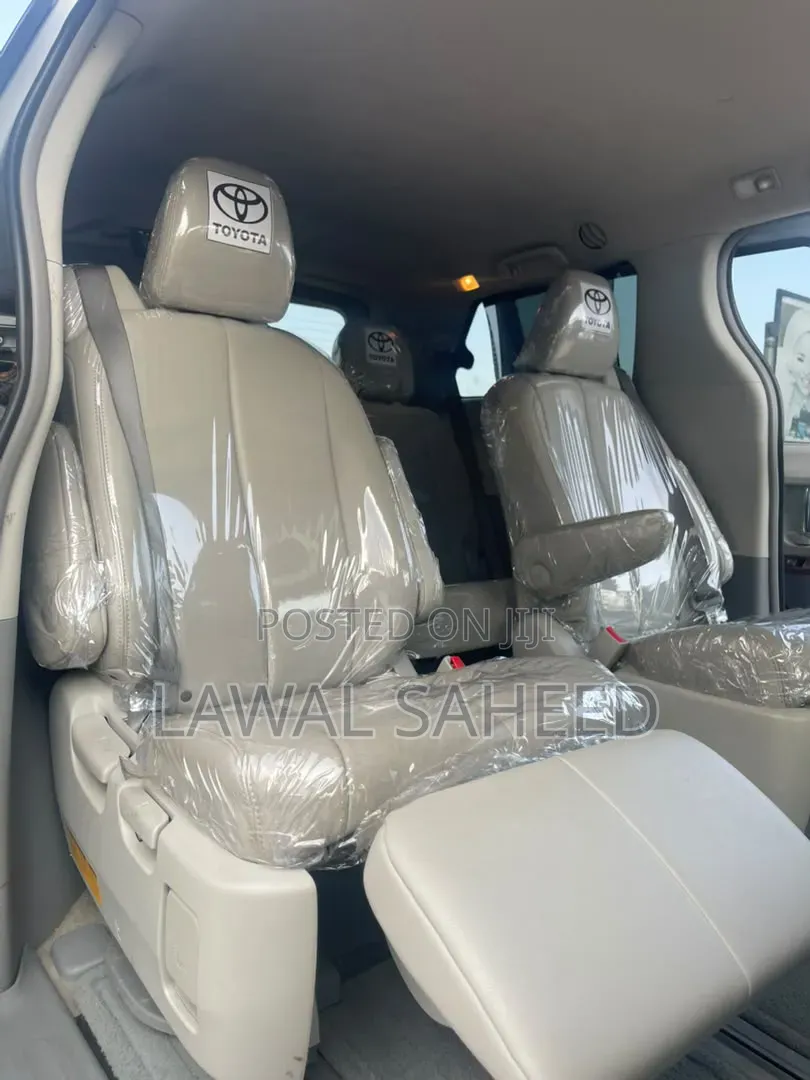 Toyota Sienna 2013 Gray