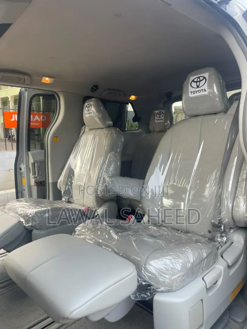 Toyota Sienna 2013 Gray