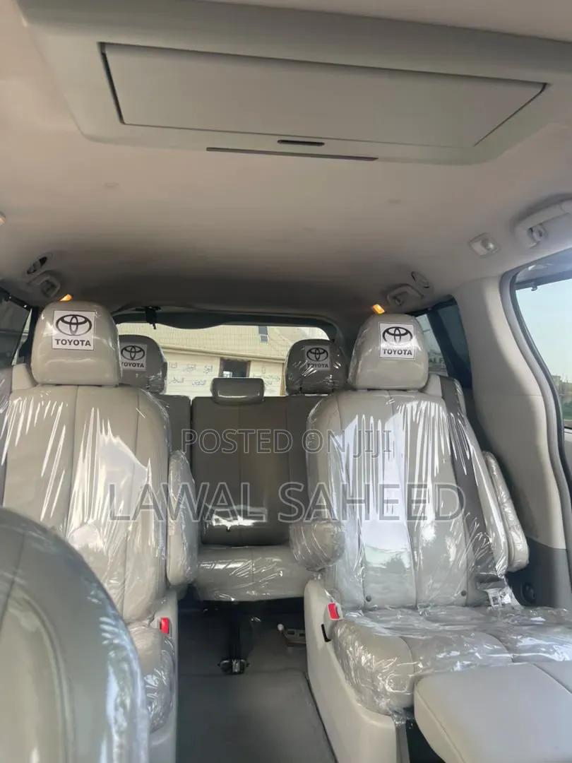 Toyota Sienna 2013 Gray