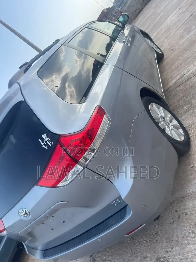 Toyota Sienna 2013 Gray