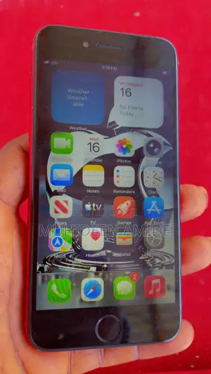Apple iPhone SE (2022) 128 GB Red